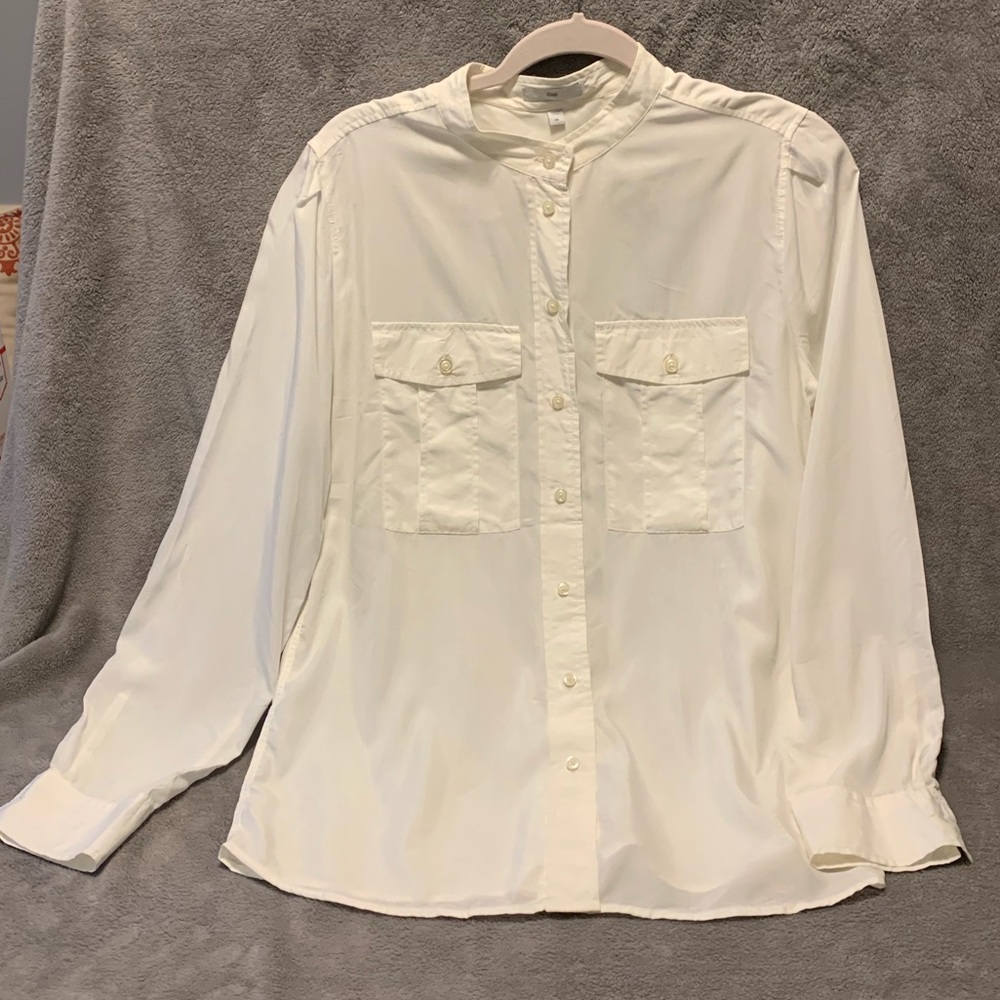 Gap Women’s White Button Down Shirt